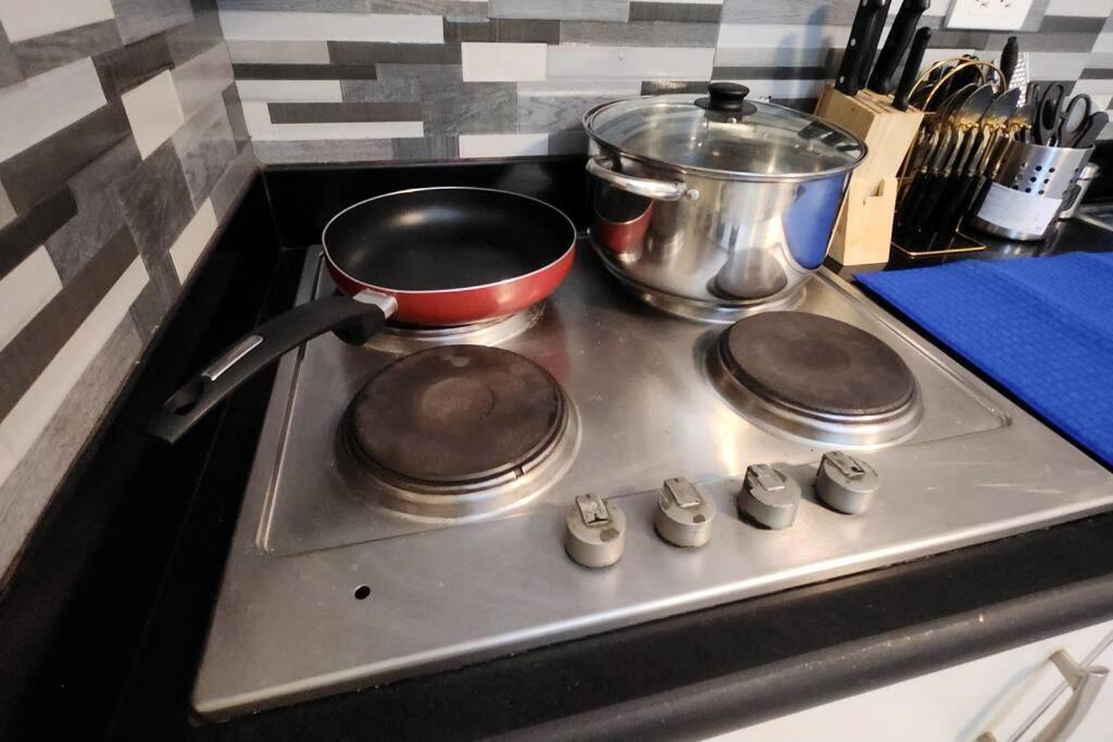 Homey 2br 2.0 In Makati Apartment Manila