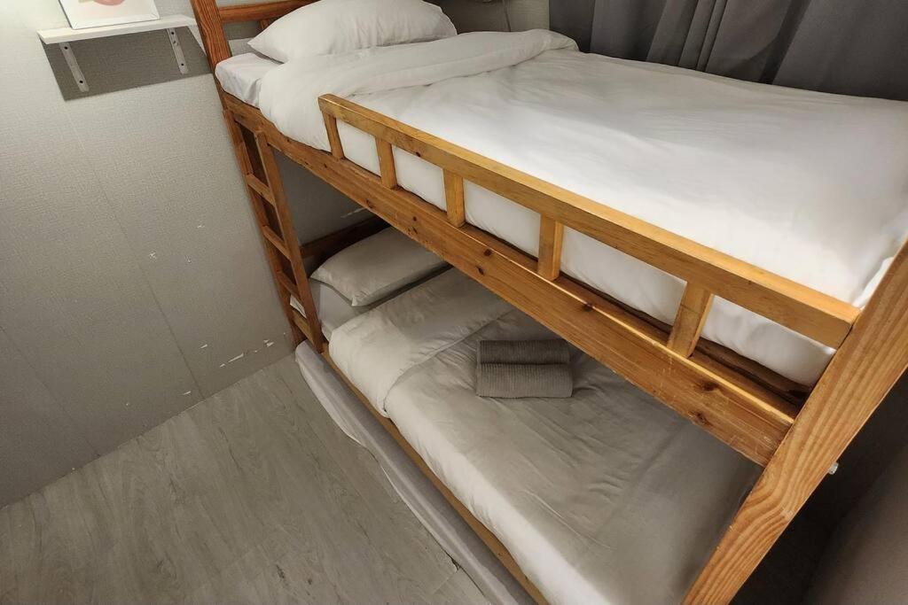 Homey 2br 2.0 In Makati *